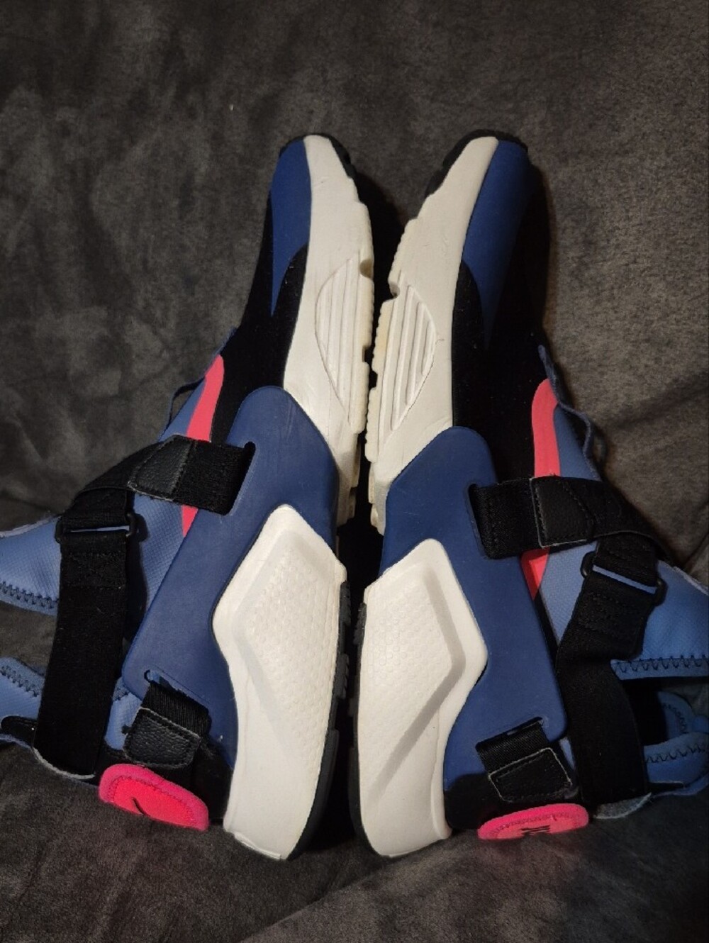 Nike Men Navy Blue and Black Athletic Shoes with Pink Accent - Picture 5 of 6